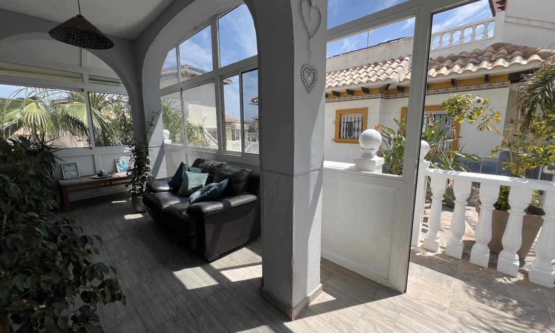 Használt Ingatlanok - Villa -
Orihuela - Inland