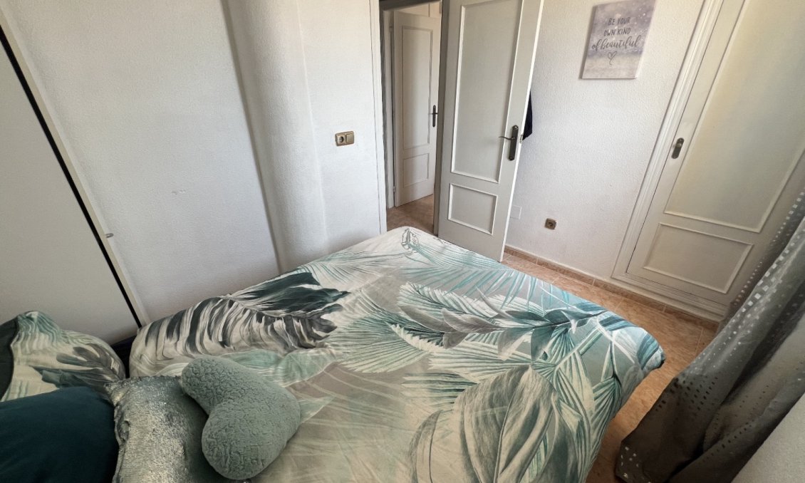 Használt Ingatlanok - Villa -
Orihuela - Inland