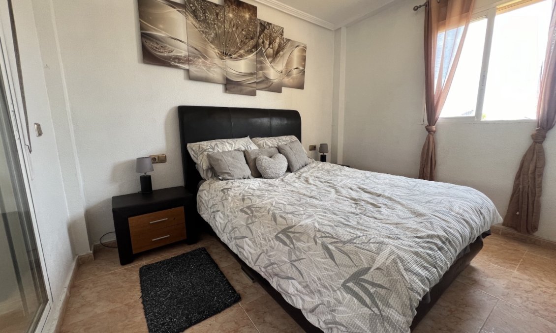 Használt Ingatlanok - Villa -
Orihuela - Inland