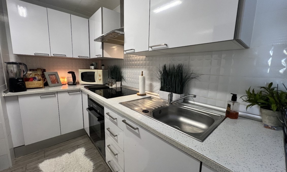 Használt Ingatlanok - Villa -
Orihuela - Inland