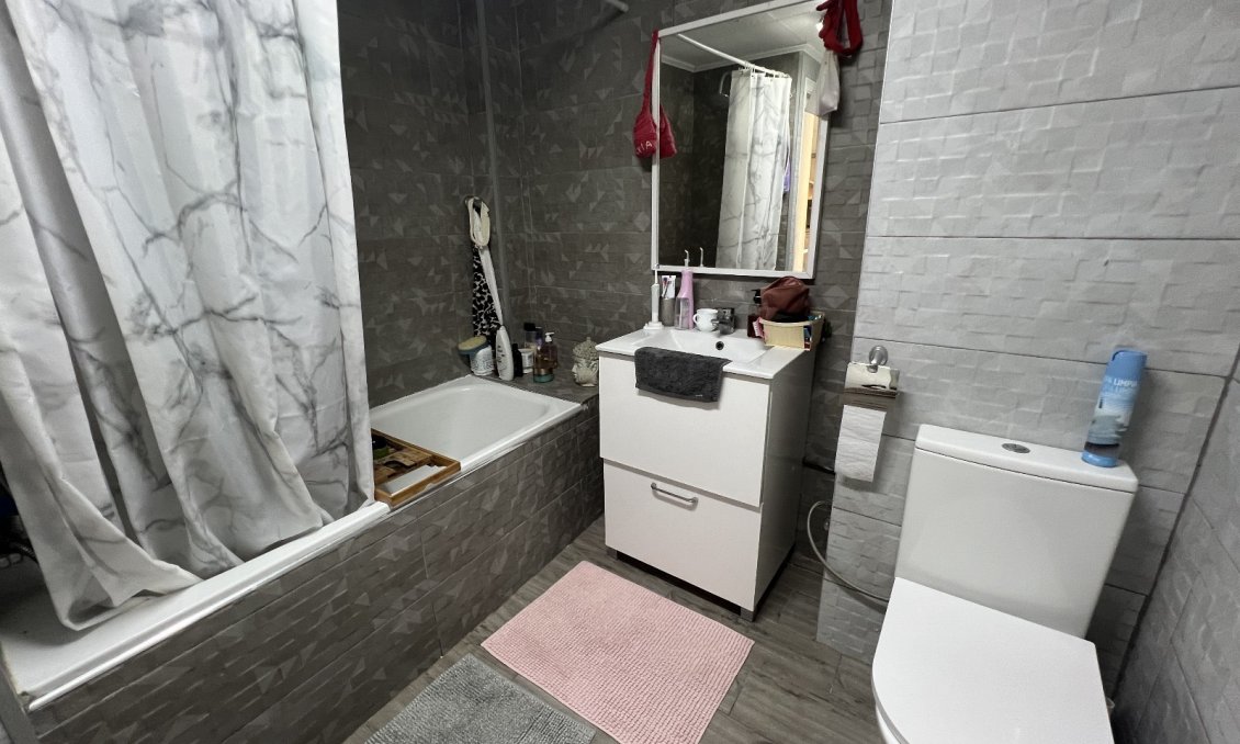 Használt Ingatlanok - Villa -
Orihuela - Inland