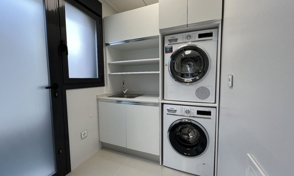 Használt Ingatlanok - Villa -
San Miguel de Salinas - Inland