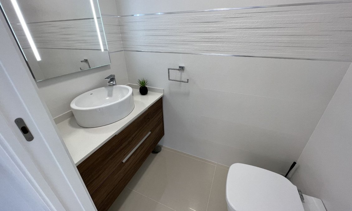 Használt Ingatlanok - Villa -
San Miguel de Salinas - Inland