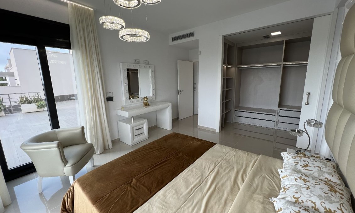 Használt Ingatlanok - Villa -
San Miguel de Salinas - Inland