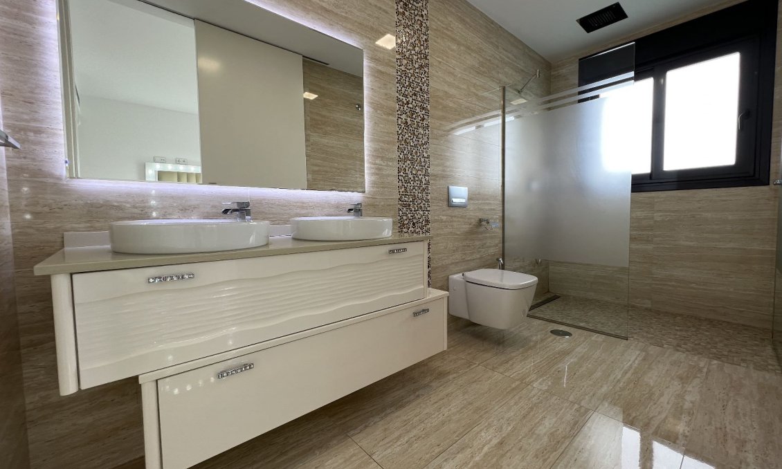 Használt Ingatlanok - Villa -
San Miguel de Salinas - Inland