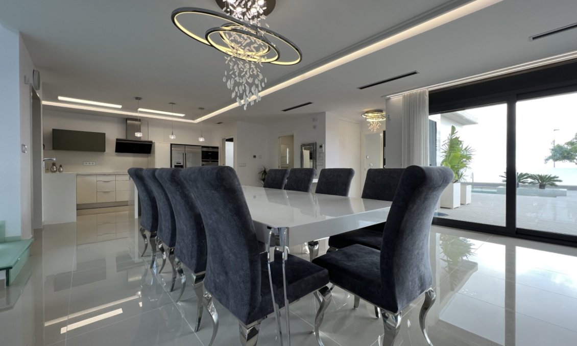 Használt Ingatlanok - Villa -
San Miguel de Salinas - Inland