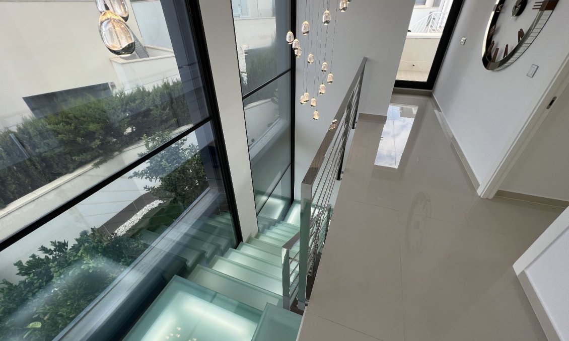 Használt Ingatlanok - Villa -
San Miguel de Salinas - Inland