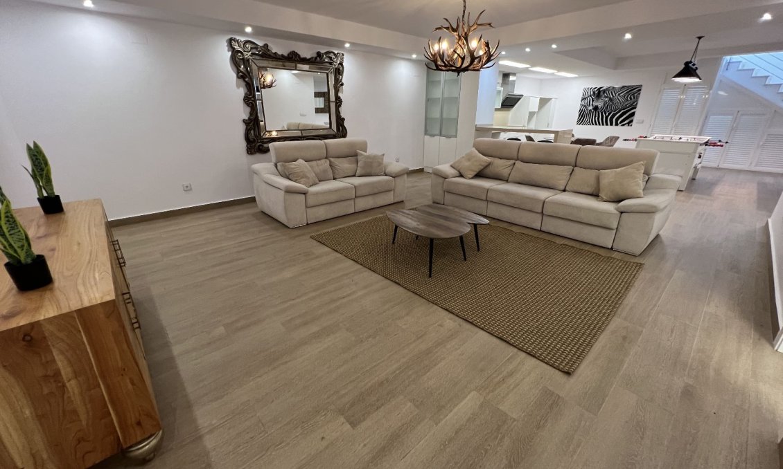 Használt Ingatlanok - Villa -
San Miguel de Salinas - Inland