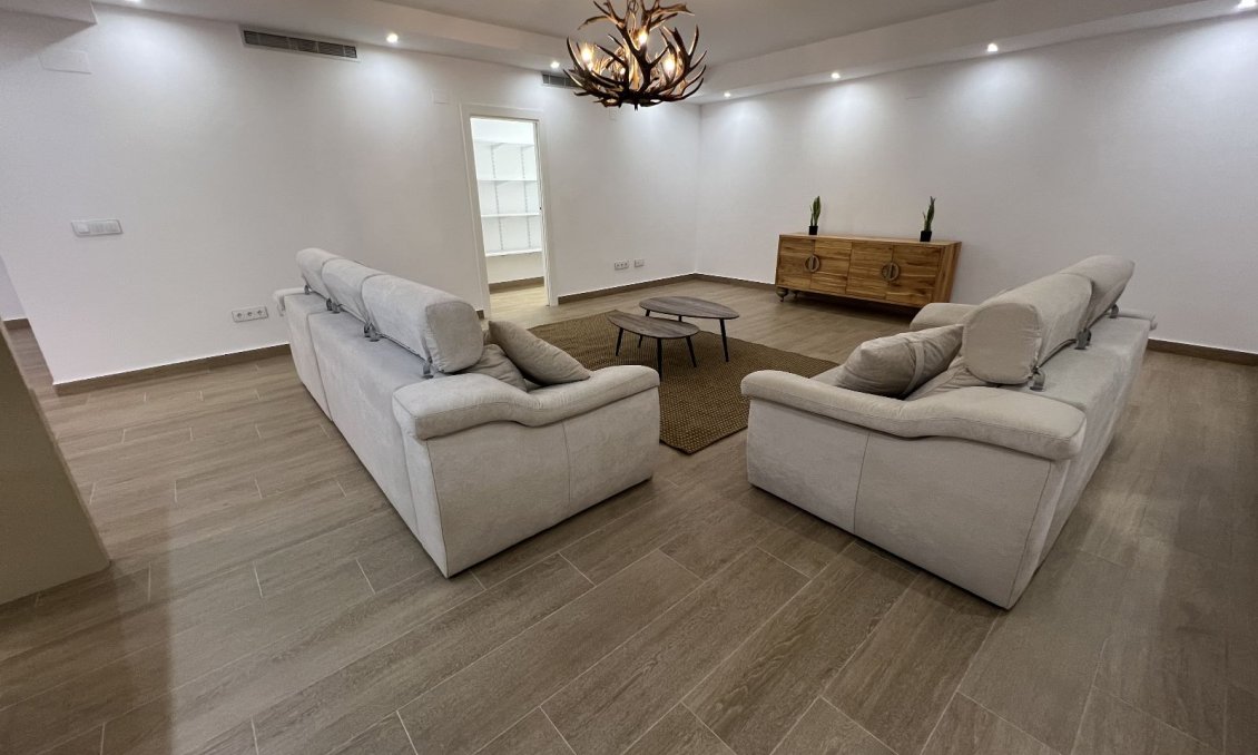 Használt Ingatlanok - Villa -
San Miguel de Salinas - Inland