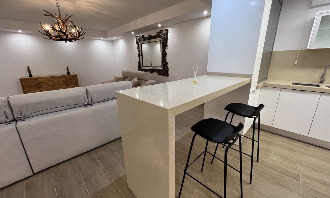 Használt Ingatlanok - Villa -
San Miguel de Salinas - Inland