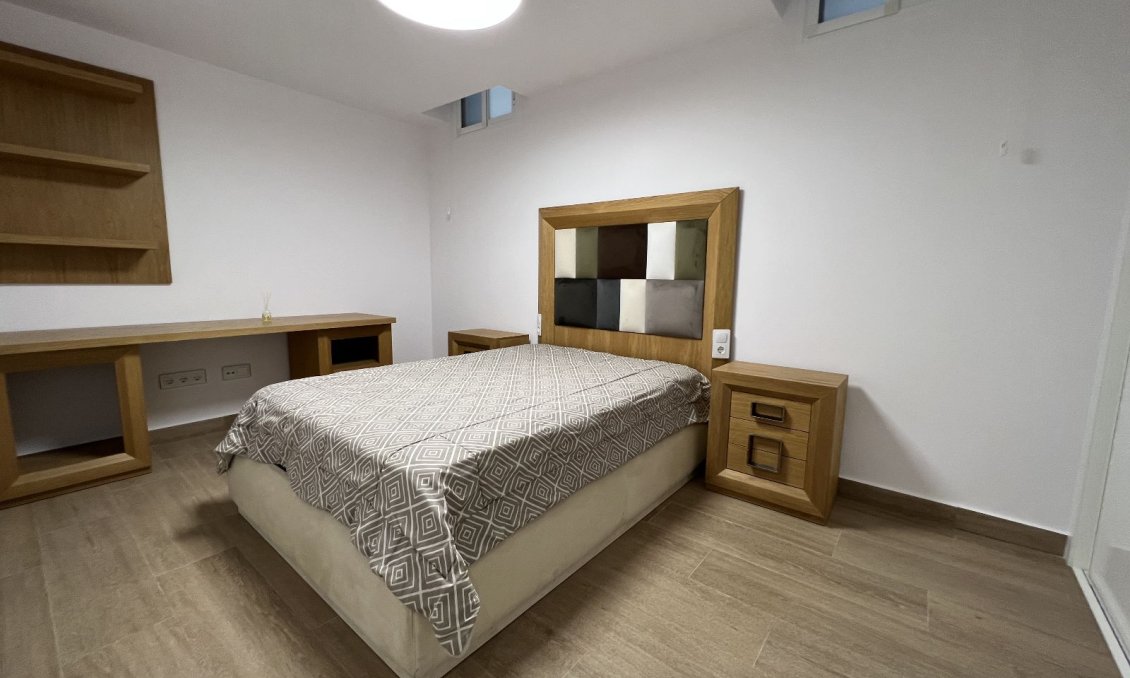 Használt Ingatlanok - Villa -
San Miguel de Salinas - Inland