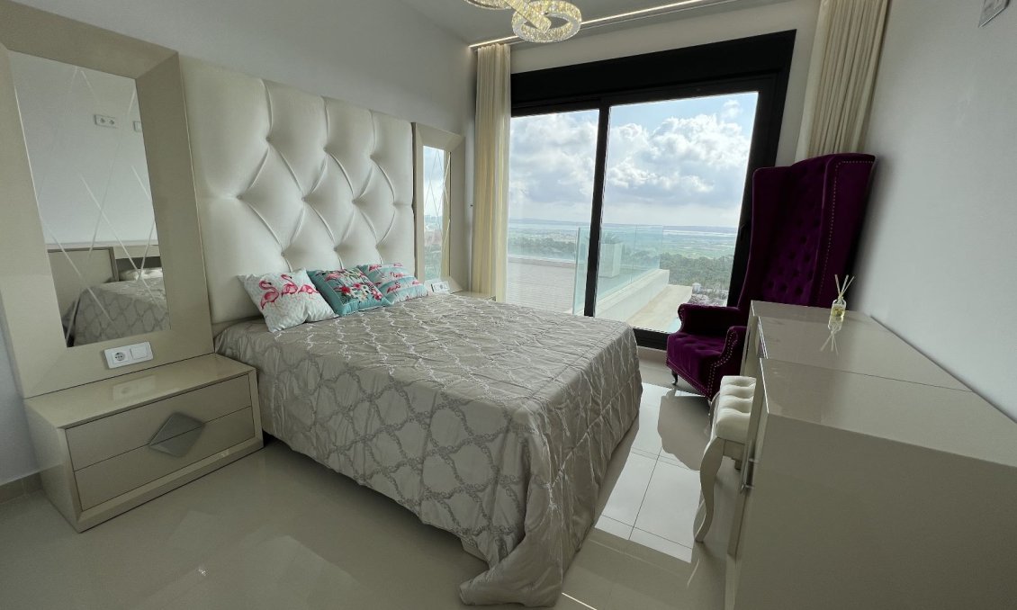 Használt Ingatlanok - Villa -
San Miguel de Salinas - Inland