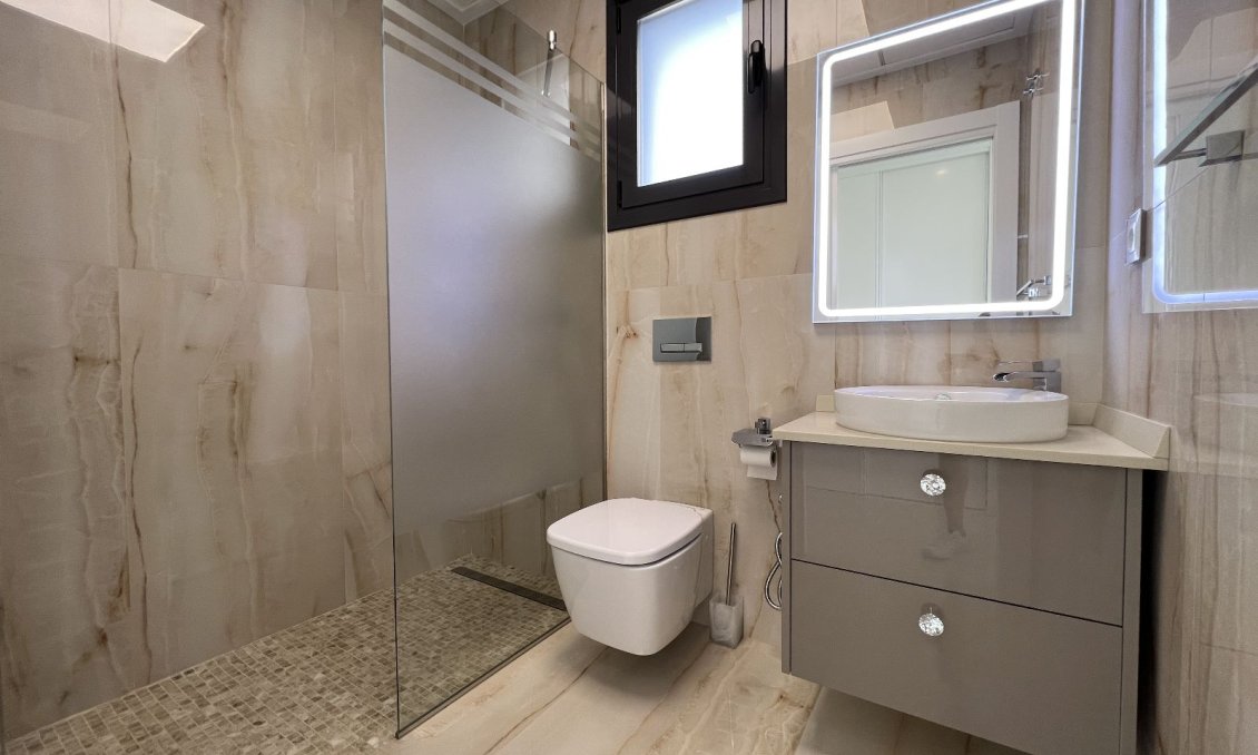 Használt Ingatlanok - Villa -
San Miguel de Salinas - Inland