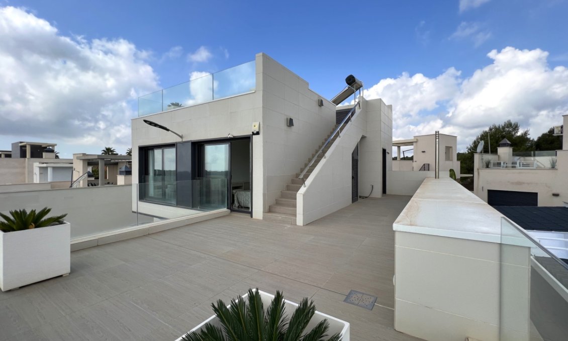 Használt Ingatlanok - Villa -
San Miguel de Salinas - Inland