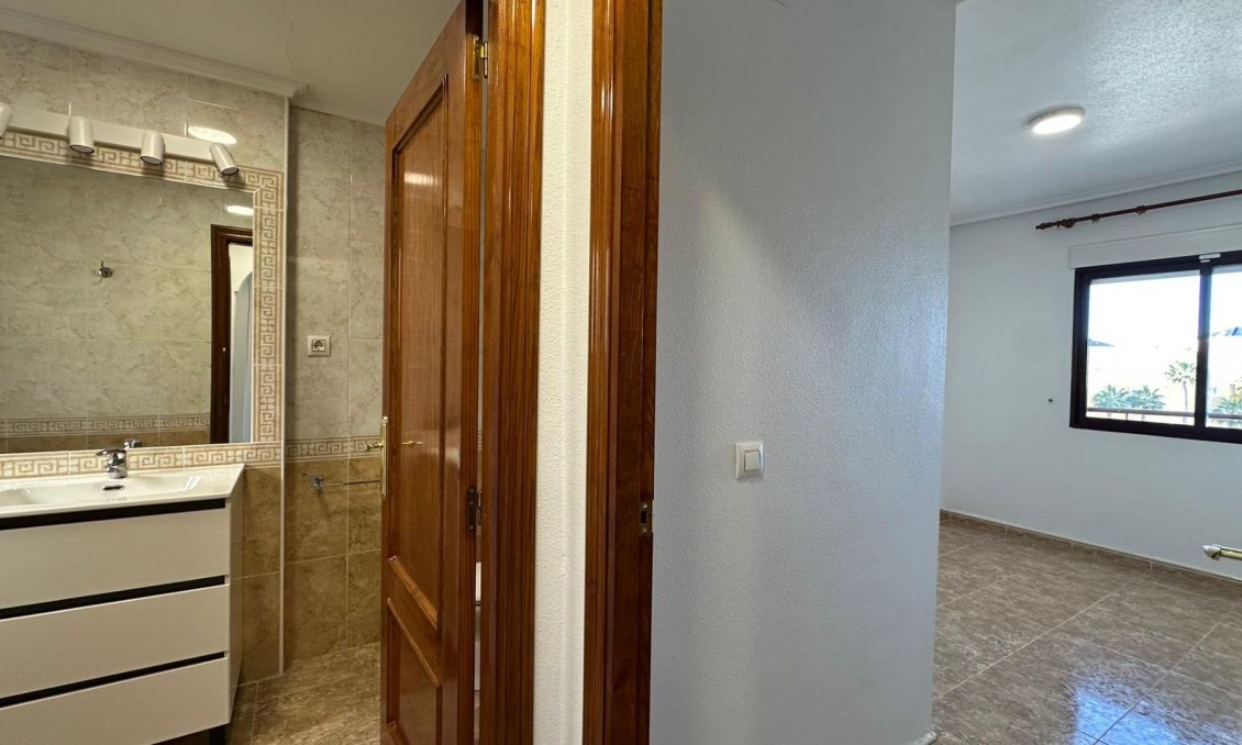 Használt Ingatlanok - Apartman -
Orihuela Costa - Campoamor