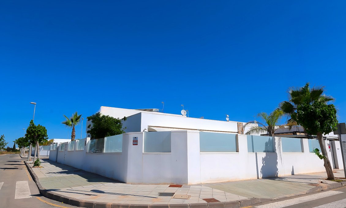 Segunda mano - Villa -
Pilar de la Horadada - Costa Blanca