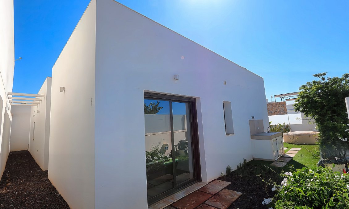 Segunda mano - Villa -
Pilar de la Horadada - Costa Blanca