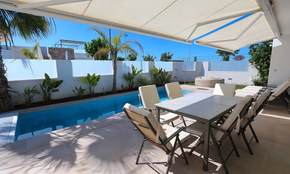 Segunda mano - Villa -
Pilar de la Horadada - Costa Blanca