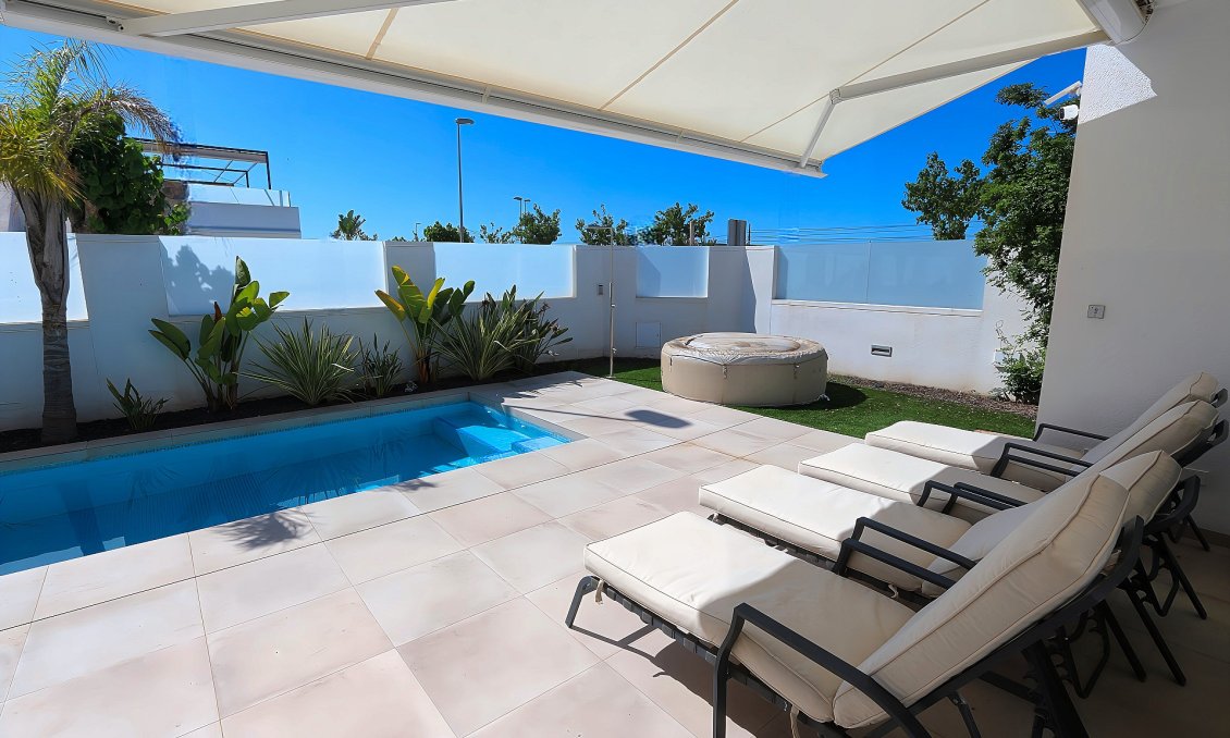 Segunda mano - Villa -
Pilar de la Horadada - Costa Blanca