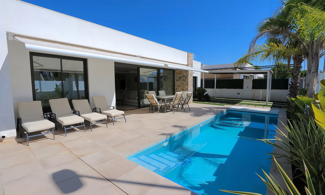 Segunda mano - Villa -
Pilar de la Horadada - Costa Blanca