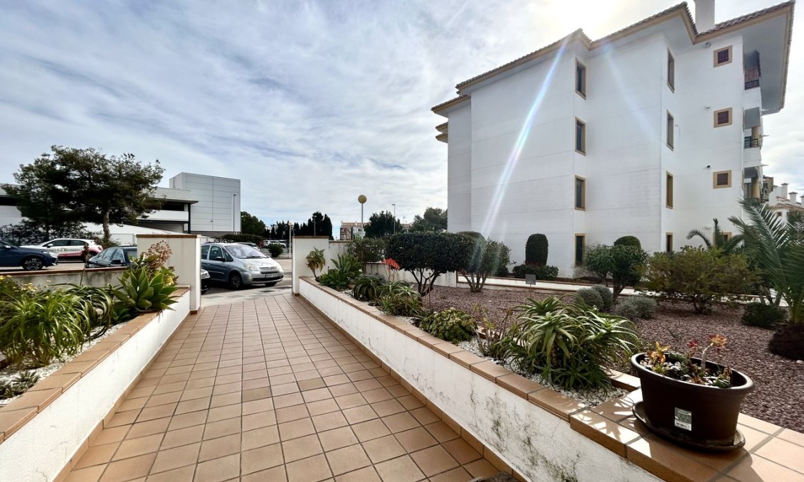 Használt Ingatlanok - Apartman -
Campoamor - Costa Blanca