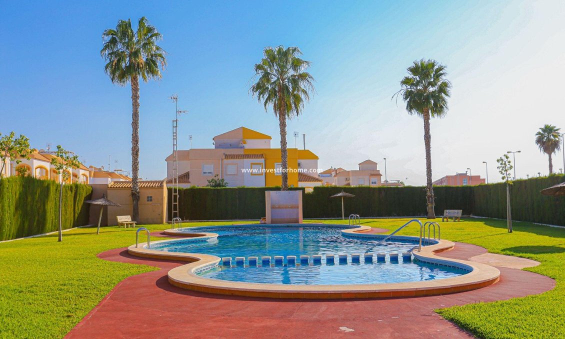 Használt Ingatlanok - Bungaló -
Torrevieja - El Limonar