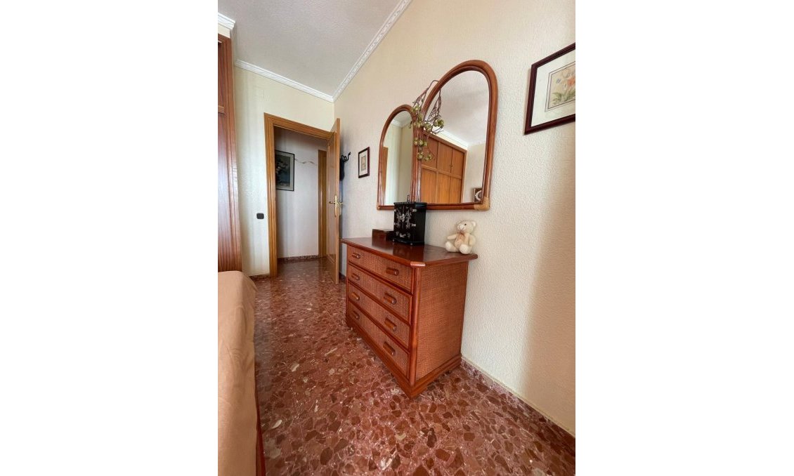 Használt Ingatlanok - Apartman -
Torrevieja - Las Piscinas Naturales