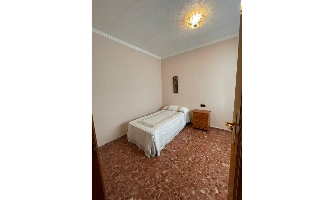 Használt Ingatlanok - Apartman -
Torrevieja - Las Piscinas Naturales