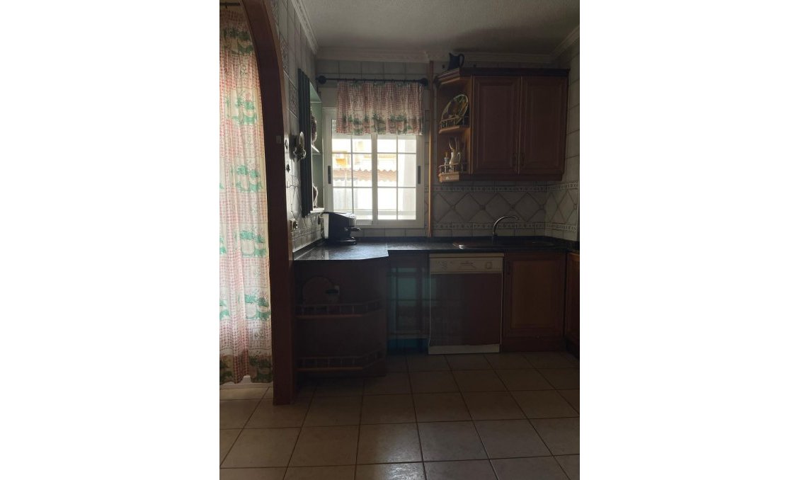 Használt Ingatlanok - Apartman -
Torrevieja - Las Piscinas Naturales