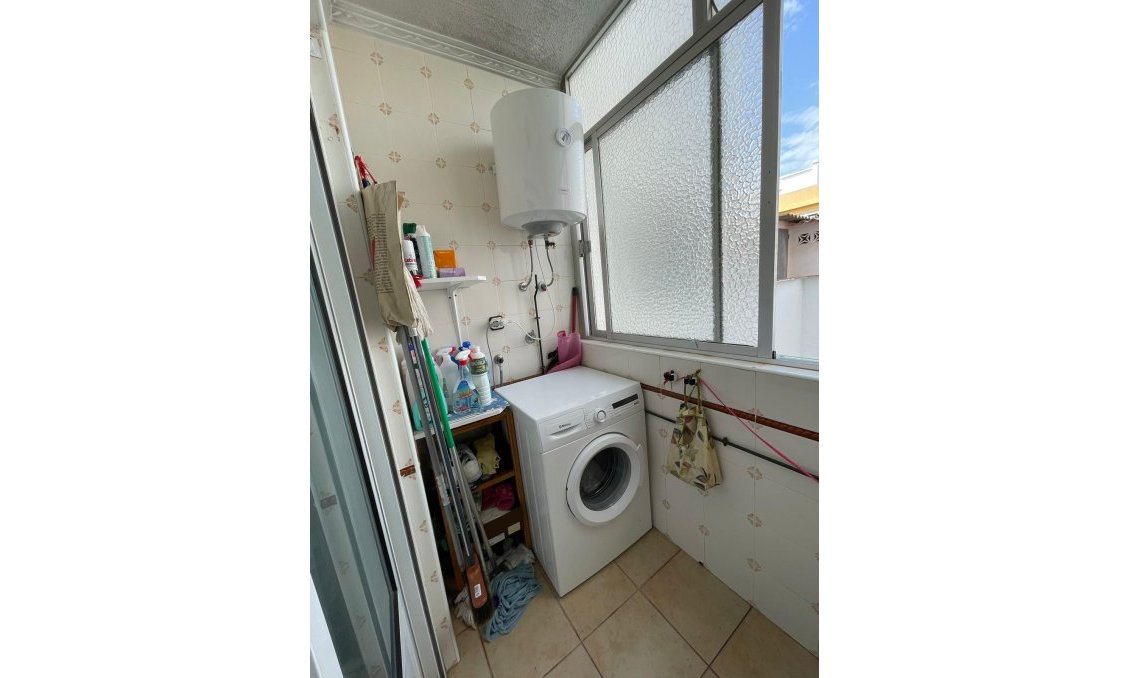 Használt Ingatlanok - Apartman -
Torrevieja - Las Piscinas Naturales