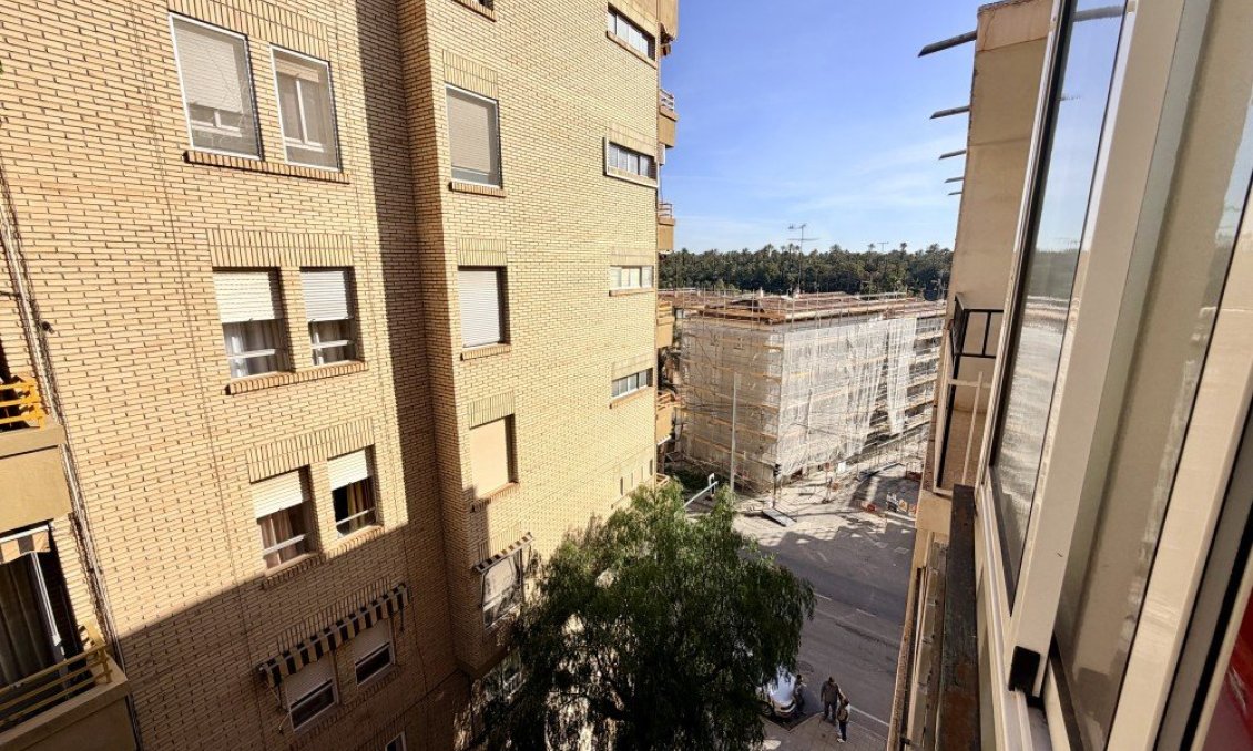 Használt Ingatlanok - Apartman -
Elche - Costa Blanca