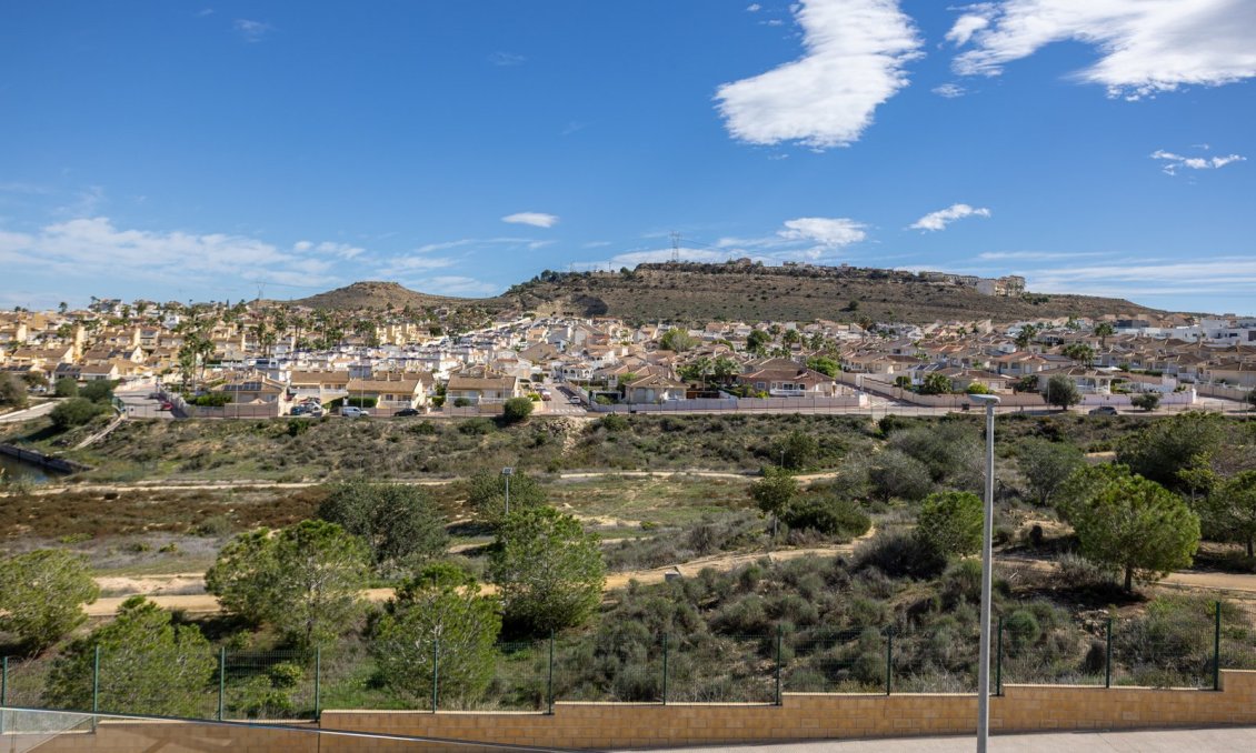 Használt Ingatlanok - Sorház -
Benijofar - Costa Blanca