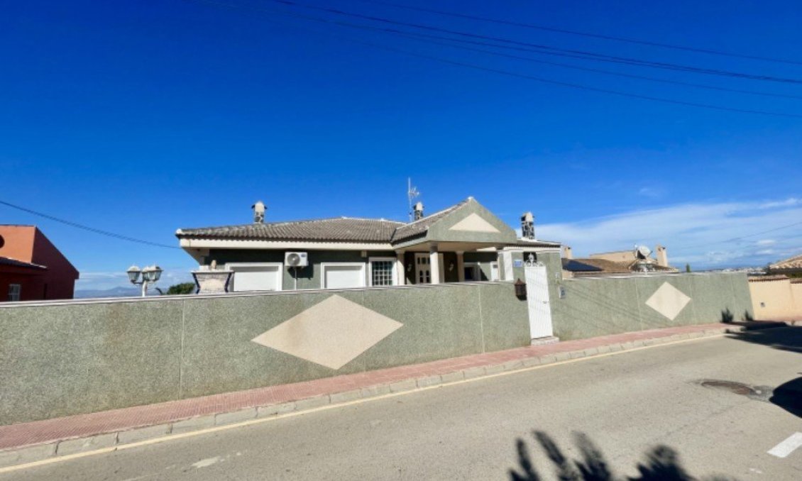 Használt Ingatlanok - Villa -
Ciudad Quesada - Costa Blanca