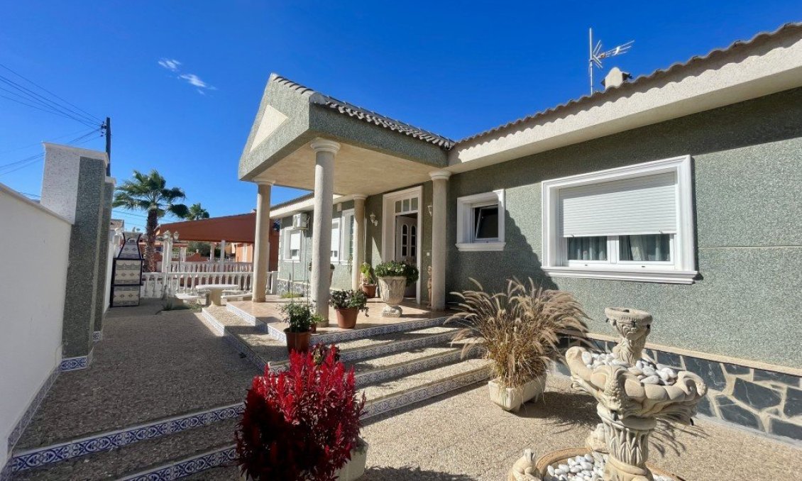 Használt Ingatlanok - Villa -
Ciudad Quesada - Costa Blanca