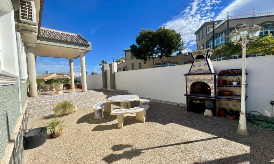 Használt Ingatlanok - Villa -
Ciudad Quesada - Costa Blanca