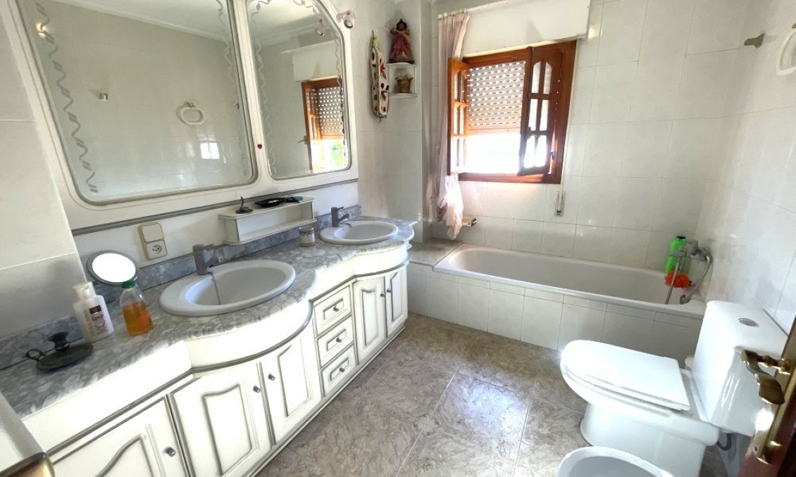 Használt Ingatlanok - Sorház -
Rojales - Inland