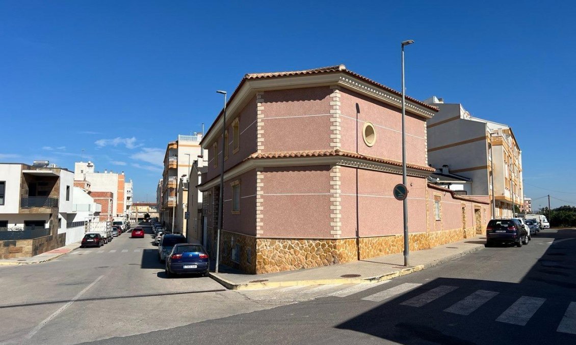 Resale - Villa -
Formentera del Segura - C- Cooperativa