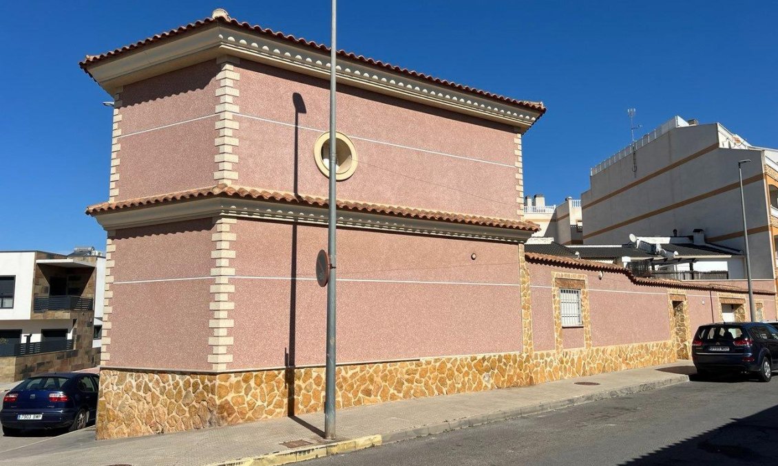 Resale - Villa -
Formentera del Segura - C- Cooperativa