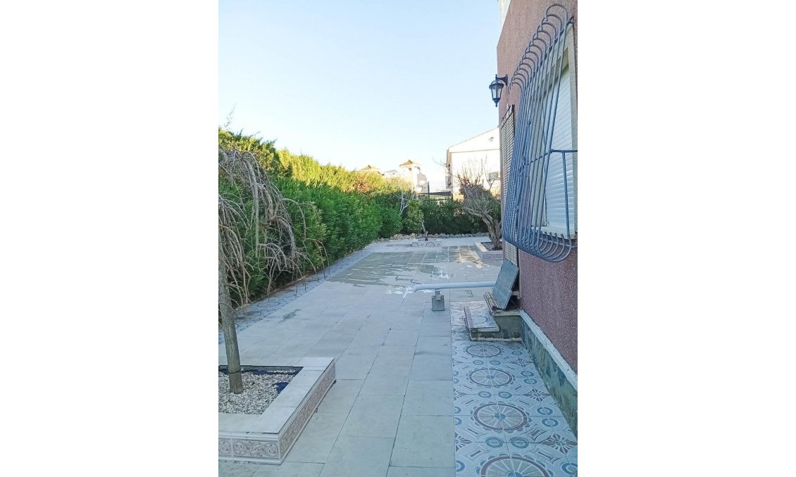 Wiederverkauf - Villa -
Torrevieja - La Siesta