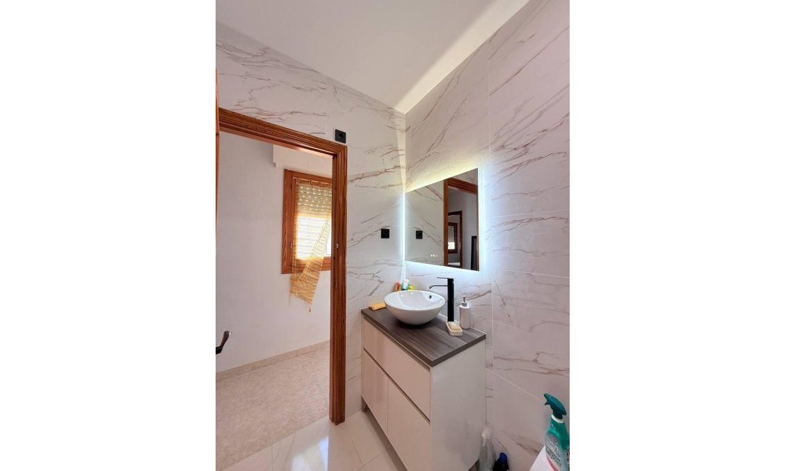 Revânzare - Mansardă -
Torrevieja - Playa del Cura