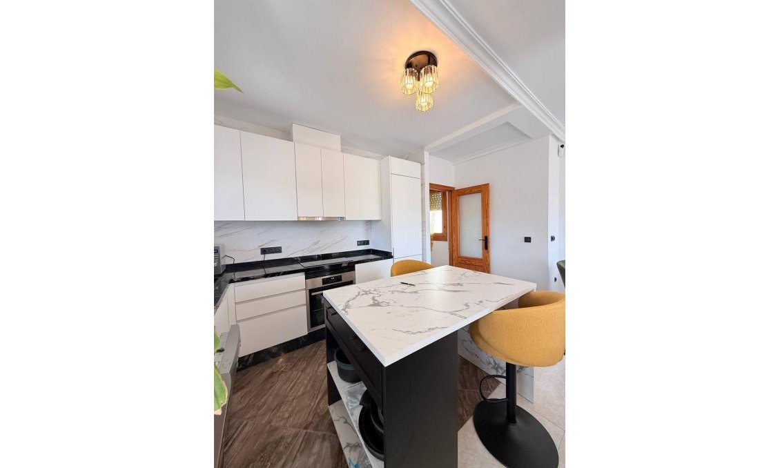 Revânzare - Mansardă -
Torrevieja - Playa del Cura