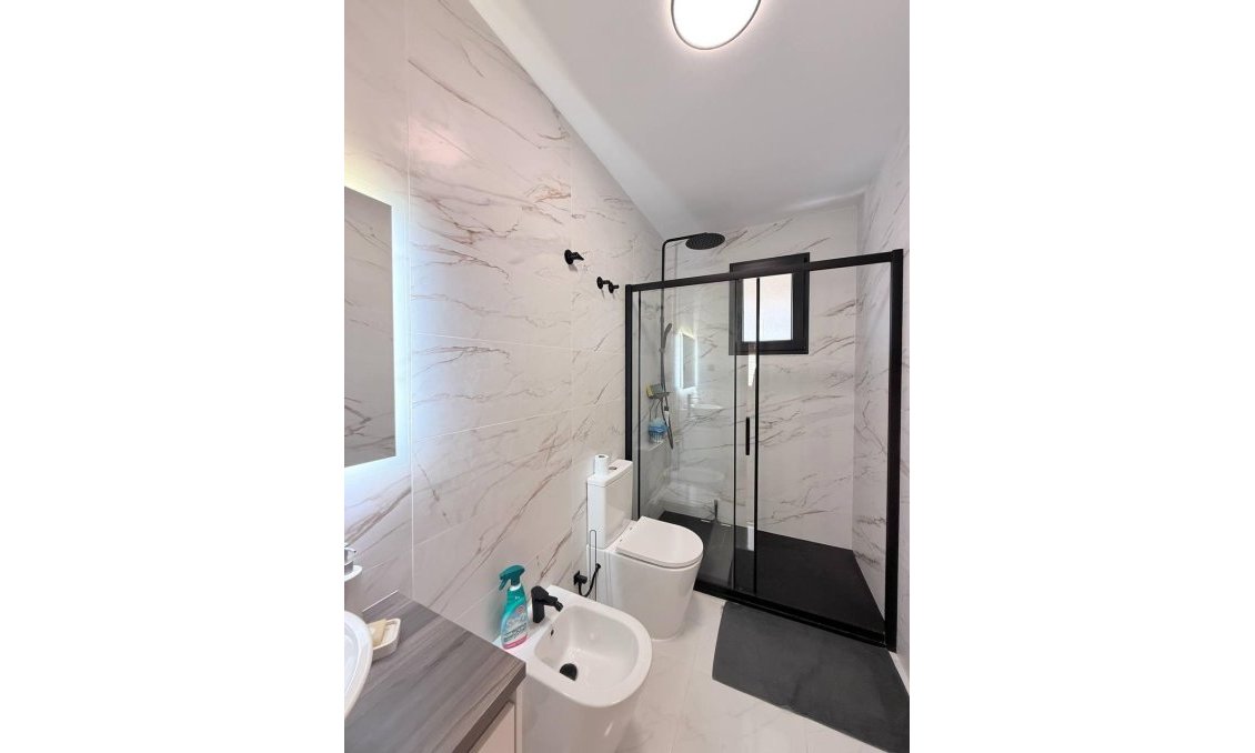 Revânzare - Mansardă -
Torrevieja - Playa del Cura