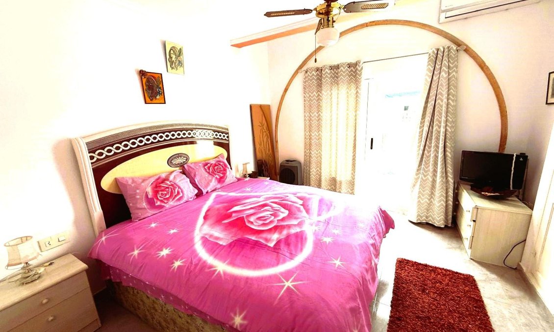 Használt Ingatlanok - Sorház -
Torrevieja - El Chaparral