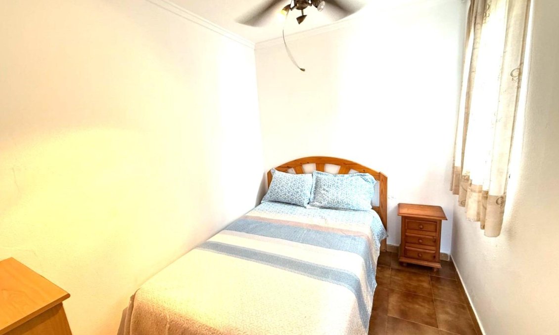 Használt Ingatlanok - Sorház -
Torrevieja - El Chaparral