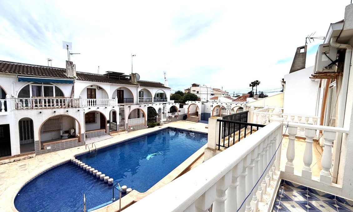 Használt Ingatlanok - Sorház -
Torrevieja - El Chaparral