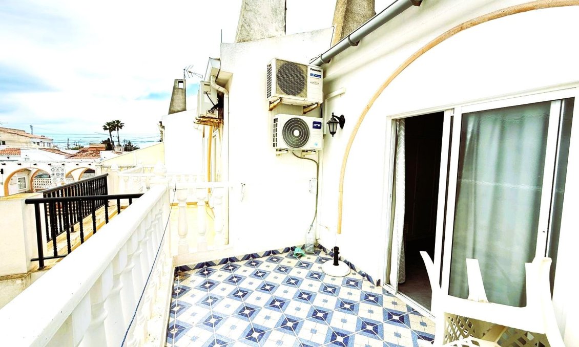 Használt Ingatlanok - Sorház -
Torrevieja - El Chaparral