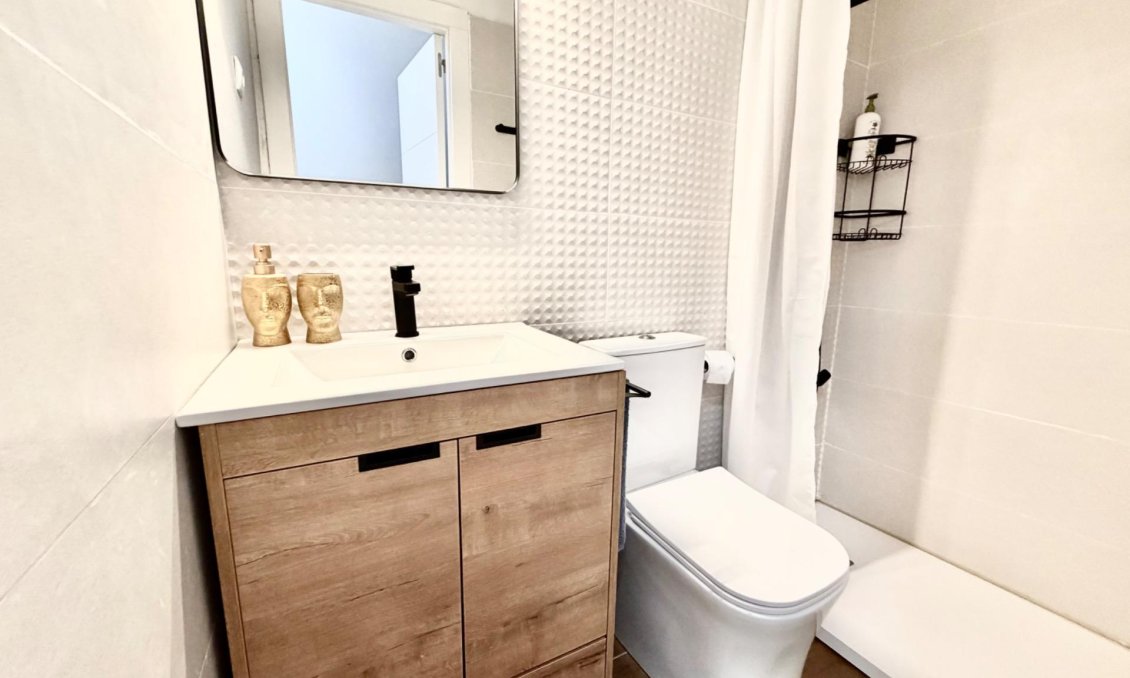 Használt Ingatlanok - Apartman -
Torrevieja - La Mata Pueblo