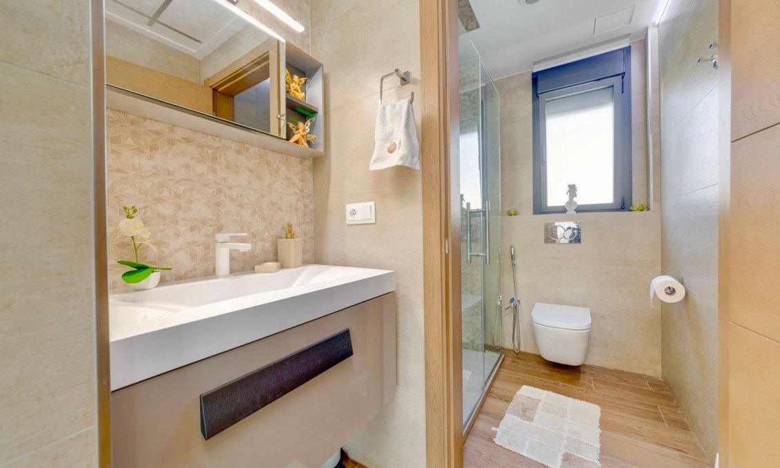 Használt Ingatlanok - Villa -
Torrevieja - Costa Blanca