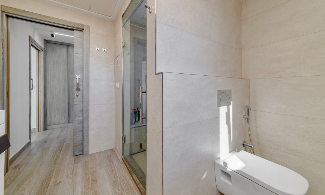 Használt Ingatlanok - Villa -
Torrevieja - Costa Blanca