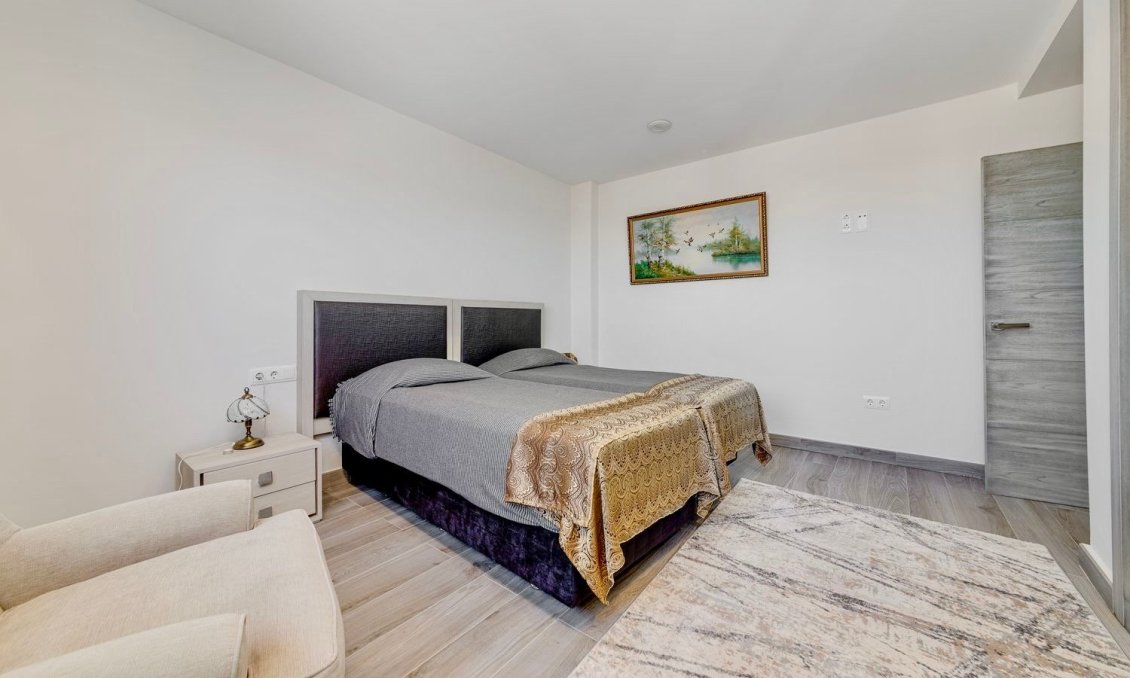 Használt Ingatlanok - Villa -
Torrevieja - Costa Blanca